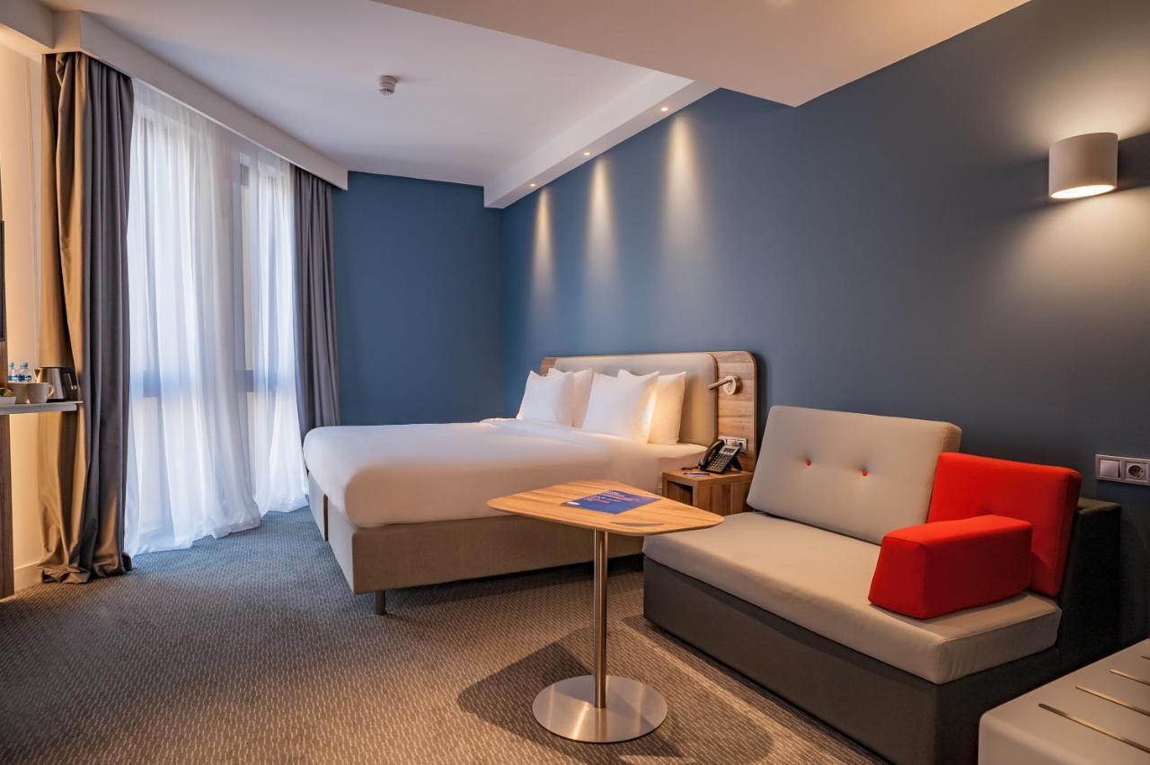 Holiday Inn Express Tbilisi Avlabari By Ihg Exterior foto