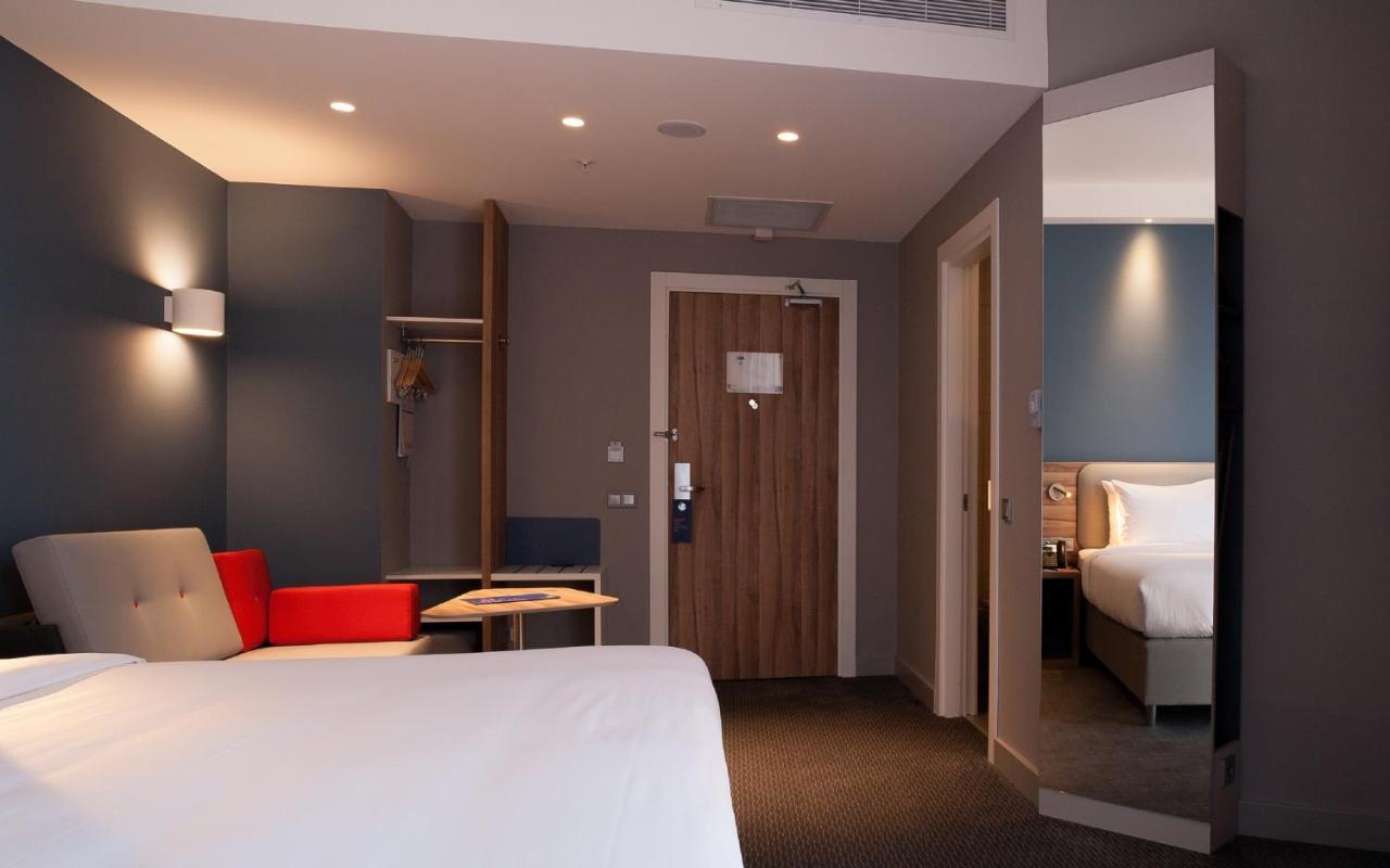 Holiday Inn Express Tbilisi Avlabari By Ihg Exterior foto